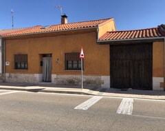 Toàn bộ căn nhà/căn hộ Casa Rural Los Aperos For 6 People (Santibáñez de Valcorba, Tây Ban Nha)