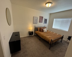 Tüm Ev/Apart Daire Modern 3 Bedroom Apartment With Massage Chair! Minutes To Hill Air Force Base! (Clearfield, ABD)