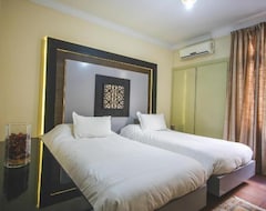 Khách sạn Hotel Bab Mansour (Meknes, Morocco)