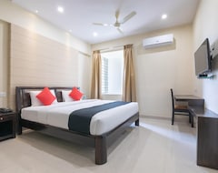 Hotelli Capital O 36472 Hotel Raj Vista Suites (Nelamangala, Intia)