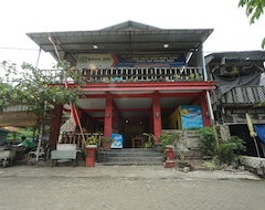 Khách sạn Oyo 93628 Scorpion Guest House & Beach (Tulungagung, Indonesia)