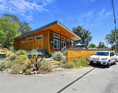 Toàn bộ căn nhà/căn hộ Lovely West Sonoma County Home With Great Vibes, Wonderful Location! (Freestone, Hoa Kỳ)