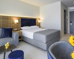 Huoneistohotelli Serenity Suites (Nikiti, Kreikka)