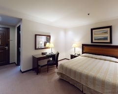Hotel Herald Suites Solana (Makati, Philippines)