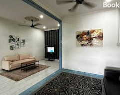 Toàn bộ căn nhà/căn hộ Manjung Modern + Cozy Terrace Home (Lumut, Malaysia)