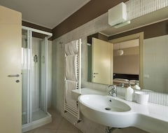Hotel Vialeromadodici Rooms & Apartments (Lazise sul Garda, Italien)