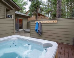Hotel Large Luxury Family Home-stay 2 Nights-3rd Night Free (Sunriver, USA)