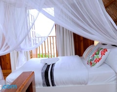Hotel Pelican Lodge & Marina (Entebbe, Uganda)