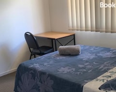Camping Grace Guest Rooms (Roma, Australia)