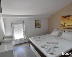 Bed & Breakfast Aqua (Ulcinj, Crna Gora)