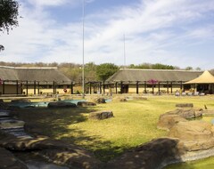 Hotel Thabaledi Game Lodge (Beestekraal, South Africa)