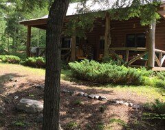 Casa/apartamento entero Cabaña de troncos en el tranquilo lago Wilderness en la región de Maine Downeast Lakes (Lincoln, EE. UU.)