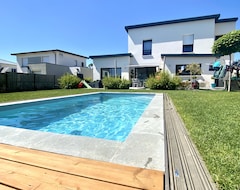 Toàn bộ căn nhà/căn hộ Recent House With Swimming Pool (Le Relecq-Kerhuon, Pháp)