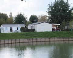 Camping site Le Camp des Roses (Aubers, France)