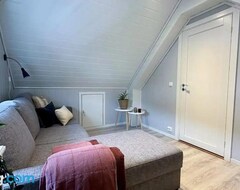 Entire House / Apartment Romslig 3-soveroms Toppleilighet Midt I Sentrum (Egersund, Norway)