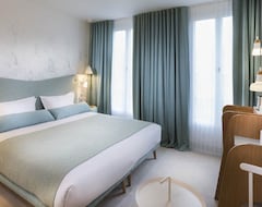 Hotel Le Lapin Blanc (Paris, France)