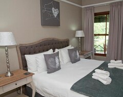 Hotel Blackwaters River Lodge (Knysna, South Africa)
