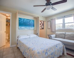 Casa/apartamento entero Beautiful Guest Room With Swimming Pool! (Osprey, EE. UU.)