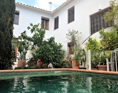 Koko talo/asunto Elegant Mansion With Pool In Picturesque Village In Sierra De Aracena (Hinojales, Espanja)