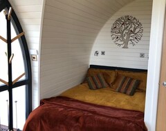 Toàn bộ căn nhà/căn hộ Oak Tree Retreat - Sleeps 2 Guests In 1 Bedroom (Bartlow, Vương quốc Anh)