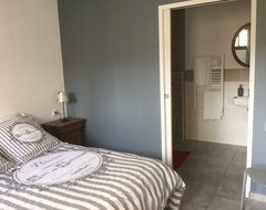 Casa/apartamento entero House - Gîte Renovated In 2019 For 6 Pers. In The Village Center Of Hauterives (Hauterives, Francia)