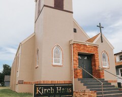 Cijela kuća/apartman Church , Located In Christmas City Of The High Plains. (WaKeeney, Sjedinjene Američke Države)