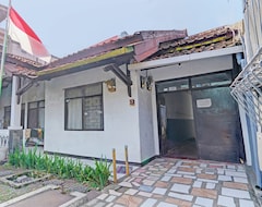 Khách sạn Oyo Life 92901 Kost Bu Nur (Bandung, Indonesia)