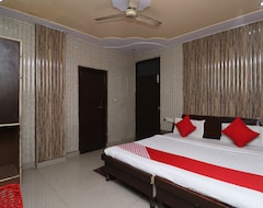 Khách sạn OYO 29742 Hotel Seva & Restaurant (Agra, Ấn Độ)