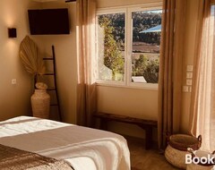 Bed & Breakfast Casa Bukit Gites (Pierrerue, Pháp)