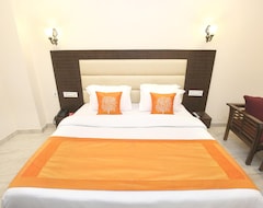 Khách sạn Oyo 10330 Hotel Golden Brooks (Nalagarh, Ấn Độ)
