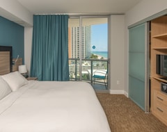 Hotel Just Renovated Direct Oceanfront W/ Kitchen & Balcony (Sunny Isles Beach, USA)
