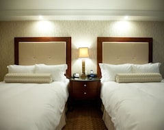 Khách sạn Town & Country Inn and Suites (Charleston, Hoa Kỳ)