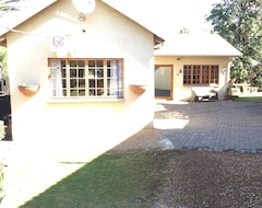 Hotel Eagle Crest Executive Lodge (Edenvale, South Africa)