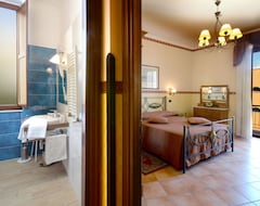 Khách sạn Pinto-Storey Hotel (Napoli, Ý)