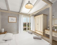 Apart Otel 3 bedroom accommodation in Fazana (Fažana, Hırvatistan)