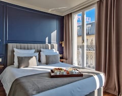 Hotel Maison BarbÈs (Paris, France)
