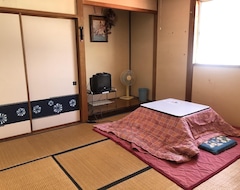 Nhà trọ Guest House Shiroikiseki (Toyama, Nhật Bản)