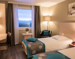 Khách sạn Everness Hotel & Resort (Chavannes-de-Bogis, Thụy Sỹ)