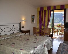 Villa Madrina Lovely And Dynamic Hotel (Garda, Italija)