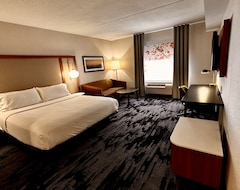 Newmarket Hotel & Suites (Newmarket, Canada)