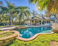 Cijela kuća/apartman New! Pet-friendly Central Florida Home W/ Pool! (Lake Mary, Sjedinjene Američke Države)