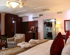 Grand Pela Hotel & Suites (Abuja, Nigeria)