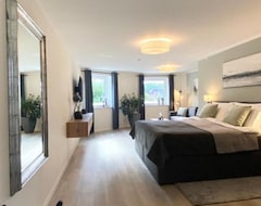 Entire House / Apartment Qt Studio Apartment Neu & Stylisch Priv. Eing (Detmold, Germany)