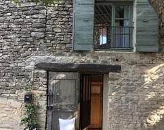 Cijela kuća/apartman 18th Century Village House In The Top Of The Village With (Goult, Francuska)