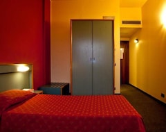 Khách sạn Stay Hotel (Brunello, Ý)