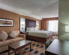 Khách sạn Holiday Inn Express & Suites Ottawa East - Orleans (Ottawa, Canada)