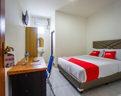 Hotel OYO 1693 Edward Residence Malalayang (Manado, Indonesia)