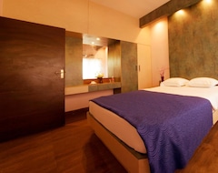 Hotel Temple Stays - Friendliness & Cleanliness Room (Kumbakonam, India)