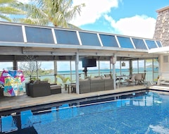 Hotel Kaneohe Bay Waterfront & Mountain Views Galore~solar Heated Saltwater Pool (Kaneohe, Sjedinjene Američke Države)