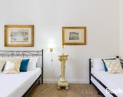 Otel Otranto - Nice Apartment With Terrace Equipped With All Comforts. Wi-Fi And A/C (Roma, İtalya)